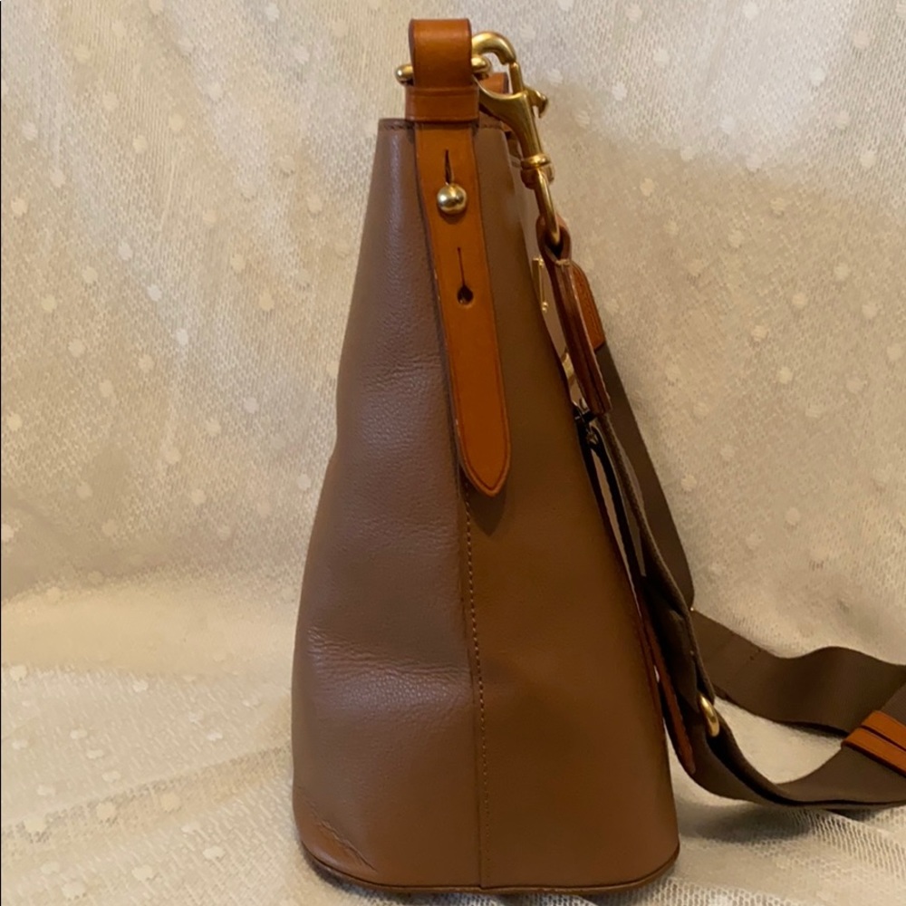 *SOLD*Dooney & Bourke Saddle Medium Roxy Crossbody - Picture 3 of 9